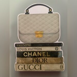 NWT. Quilted Cream Bag Wooden Decor.